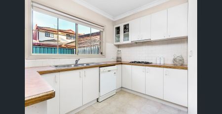 Space and Style with riverside appeal - Photo 5