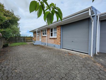 Two bedrooms close to university - Photo 3