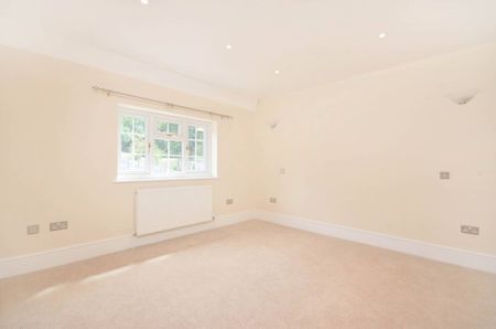 Manor Way, Onslow Village, GU2 - Photo 5