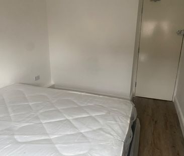 5 Bed Maisonette, Priory Court, SE15 - Photo 1