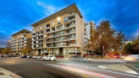 North facing executive split level 2 bedroom apartment - Photo 3