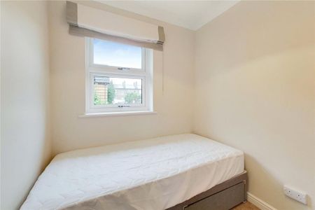 4 bedroom terraced house to rent - Photo 3