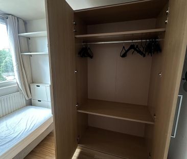 1 bedroom in a flat share to rent - Photo 3