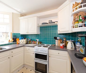 2 Bed Flat, St James's Drive, SW17 - Photo 4