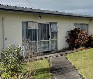 Two-bedroom unit available for rent in a prime location. - Photo 4