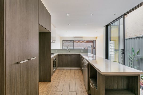 3 Kingston Road, Camperdown NSW 2050 - House For Rent | Domain - Photo 1