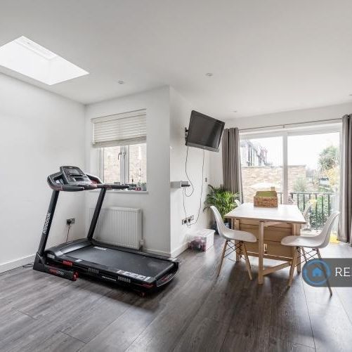 4 bedroom terraced house to rent - Photo 1