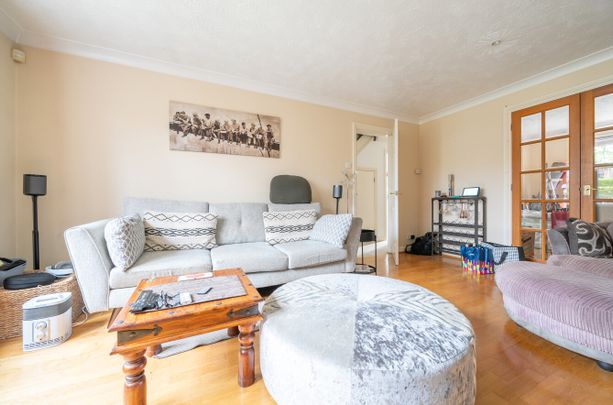 5 bedroom detached house to rent - Photo 1