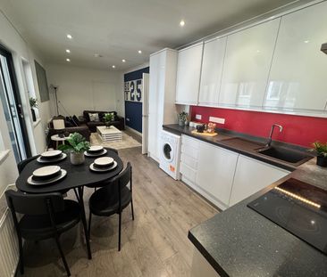 4 bedroom apartment to rent - Photo 2