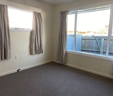 Available Now! 4 Bedrooms, 1.5 Bathroom - Photo 4