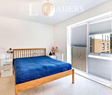 Charlock Close, Harold Wood, RM3 - Photo 3