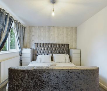 Terraced House to rent on - Photo 6