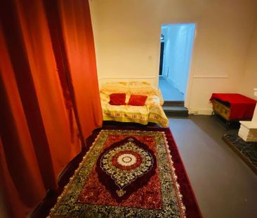 2 bedroom ground floor flat to rent - Photo 1