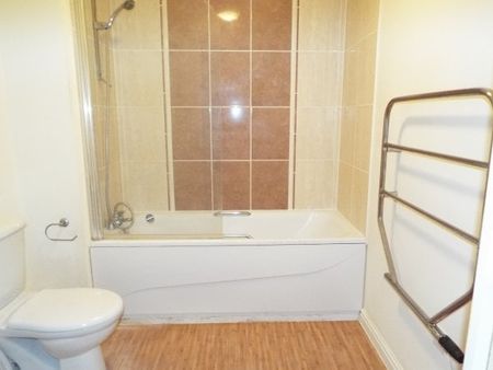 Polymond House, City Centre - Photo 2