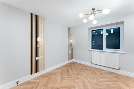 Flat 2, 33 Lawrence Buildings, London N16 - Photo 3