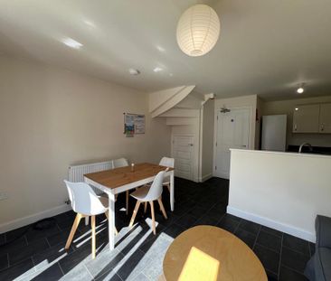 4 bedroom semi-detached house to rent - Photo 6