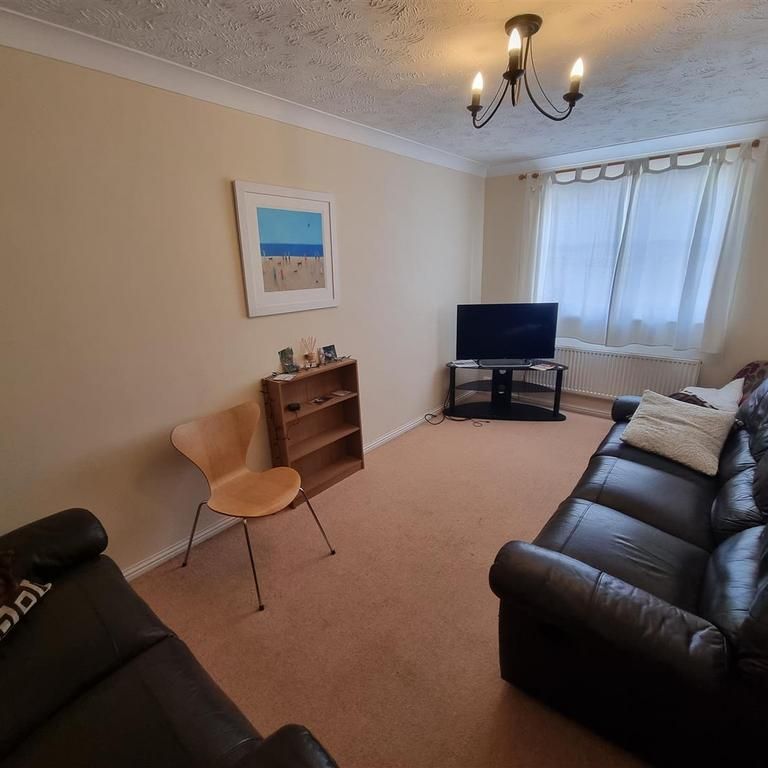 4 bedroom house to rent - Photo 1