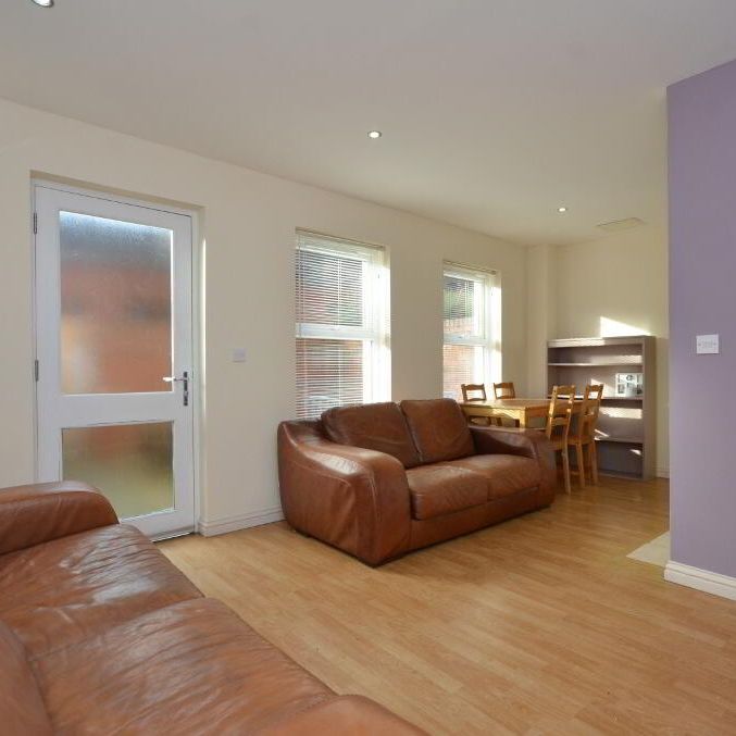 Apt 10, Ashley Courtyard, 1A Fane Street, Belfast, BT9 7BW - Photo 1