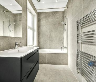 2 bedroom end of terrace house to rent - Photo 4