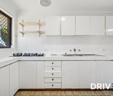 Spacious Family Home With Recent Renovations! - Photo 1