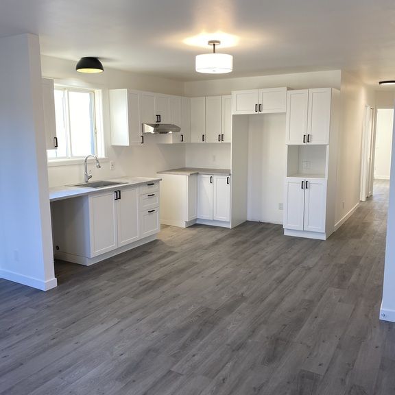 4 1/2 Rénové à Louer - Photo 1