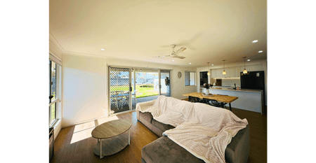 MODERN 4 BED HOME WITH DOUBLE GARAGE, BIG ENTERTAINMENT AREA & FIRE PIT! - Photo 3