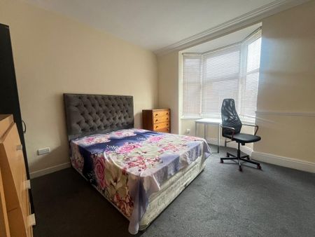 1 bedroom in a house share to rent - Photo 3