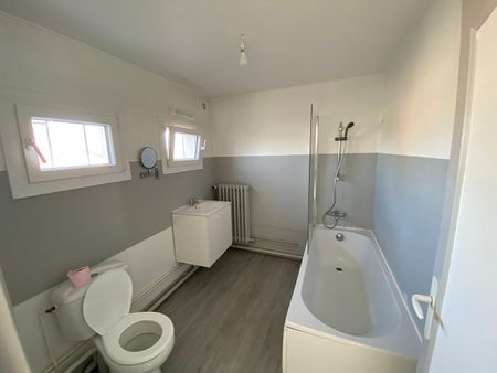 Location Appartement 2 pièces 68m² - Photo 3