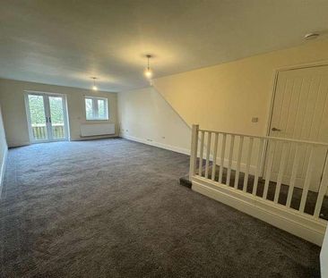 Dove Court, Wyke, Bradford, BD12 - Photo 5