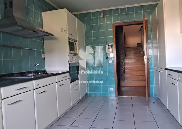 Apartamento T5 em Coimbra