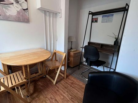 Kersington Crescent - Photo 4