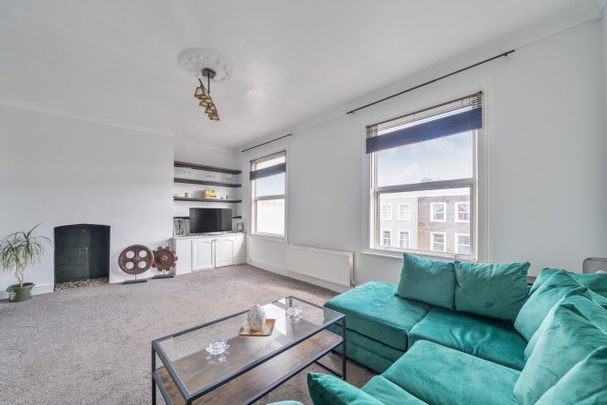 Askew Road, Shepherd's Bush, London, W12 - Photo 1