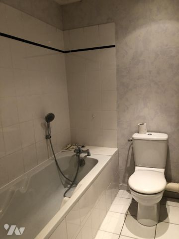 A LOIUER BOUGUENAIS LES COUETS GAUDINIERE - Maison T6 - 4 chambres - garage et jardin - Photo 5