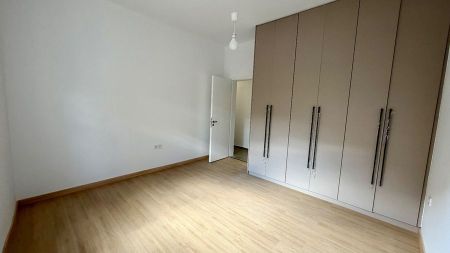 Διαμέρισμα 100 τ.μ., 3 Υπνοδωμάτια, Ανακαινισμένο, Διαμπερές, Με Ιδιωτικό Κήπο και Βεράντα, € 980, 100 τ.μ. - Photo 5