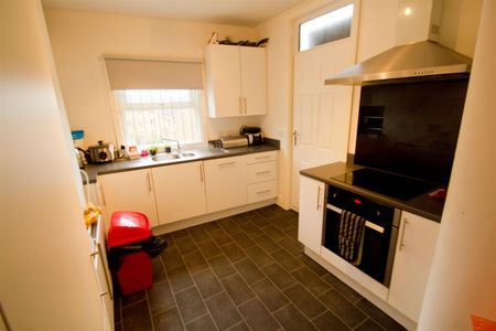 Blenheim Crescent, Woodhouse, LS2 9AY, Leeds - Photo 3