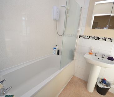 3 bed Flat for Rent - Photo 1