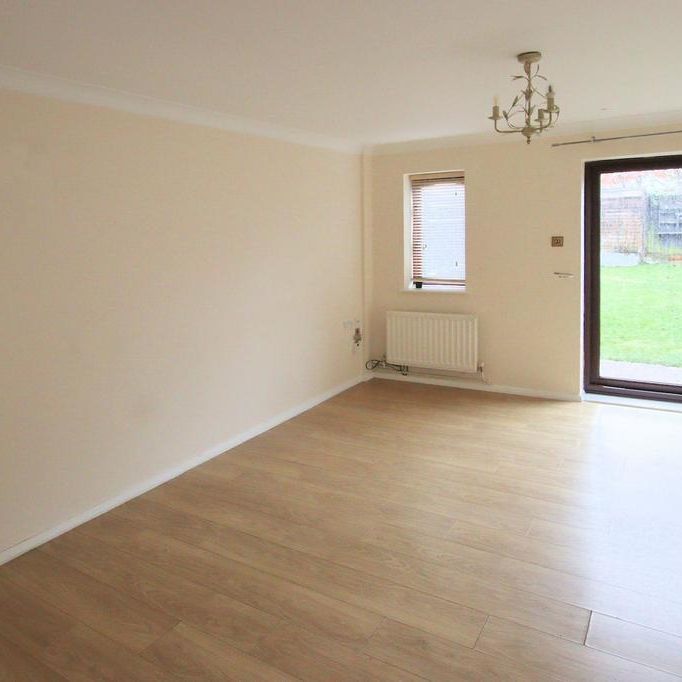 3 bedroom terraced house to rent - Photo 1