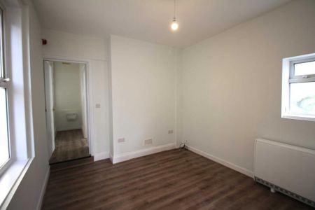 1 bedroom semi-detached house to rent - Photo 2