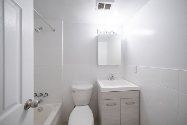 For Lease - 5 Glamorgan Avenue Unit# 811, Toronto, Ontario - Photo 1