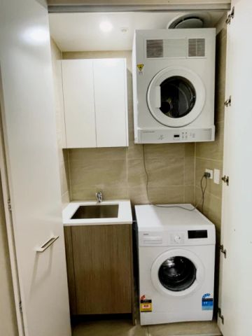 8 Kingsborough Wy, Sydney - Photo 5