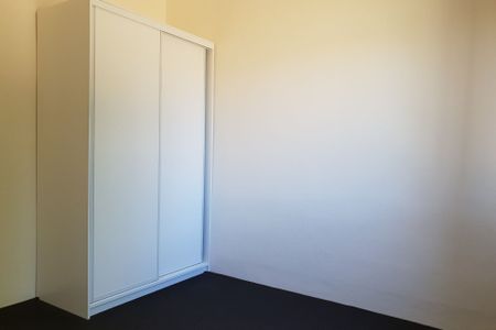 Renovated 3 bedroom home! - Photo 4