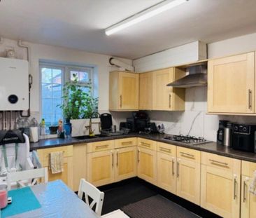 3 bedroom semi-detached house to rent - Photo 5