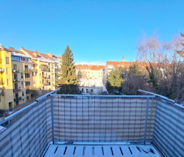 Dachgeschoßwohnung im Altbau: Erstbezug nach Sanierung mit Balkon u... - Photo 6