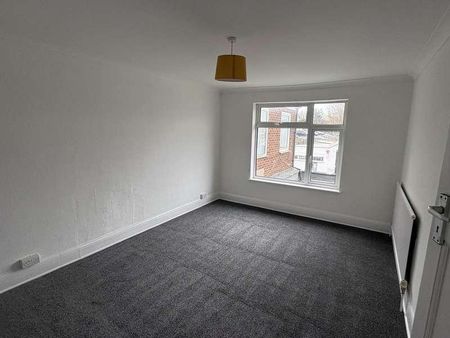 Darkes Lane, Potters, EN6 - Photo 4