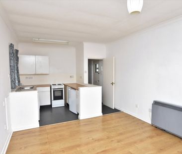 Elizabethan Court, St Leonards, Exeter, Devon, EX2 - Photo 5