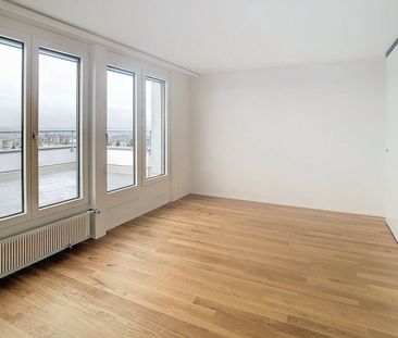 EXCEPTIONNEL ! 5,5 PCES DE 156 M² EN ATTIQUE ! - Foto 1