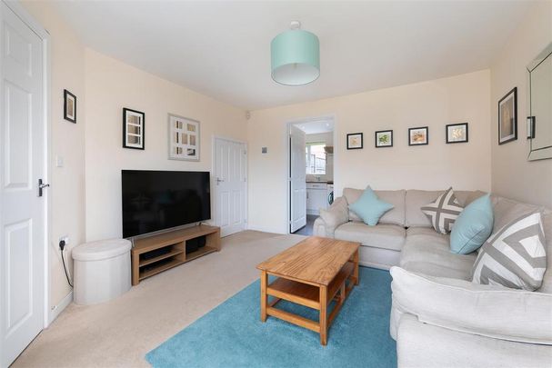 3 bedroom end of terrace house to rent - Photo 1