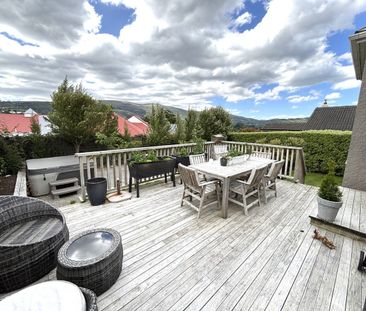 A Māori Hill Gem - Photo 1