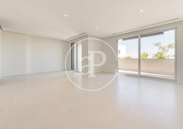 Triplex penthouse for rent in La Finca