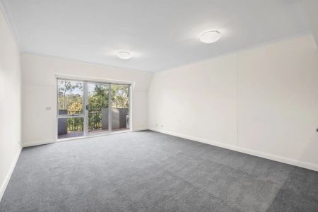 Deluxe Riverside Apartment! - Photo 4
